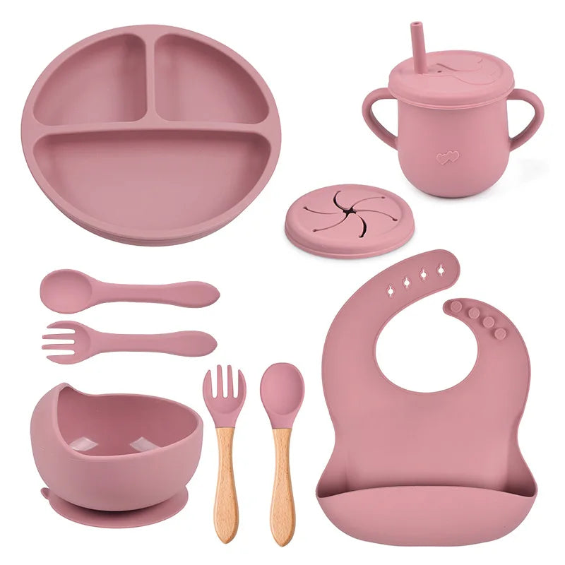 Set repas bébé 9 pièces – Assiette sourire, bol, tasse, bavoir, cuillère et fourchette bois | Silicone sans BPA